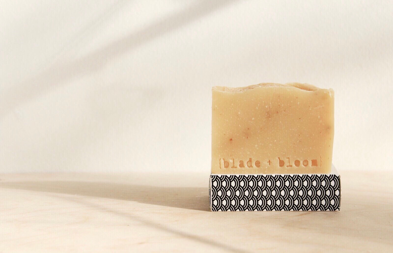 rich cleansing bar/ brighter than sunshine